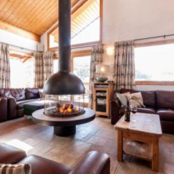 Chalet Virage large living room and real fire