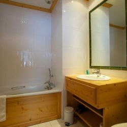 Chalet Quatre Meules Bathroom
