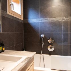 A Bathroom in Chalet Le Cedre Blanc Meribel