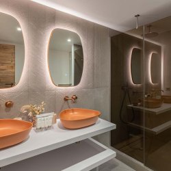 One of the bathrooms in Chalet Etoile des Neiges Meribel