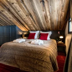 Bedroom in Chalet Tomkins Meribel