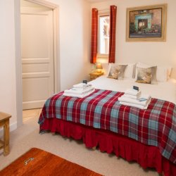 Double/Twin bedroom in Chalet Le Christope in Meribel Village