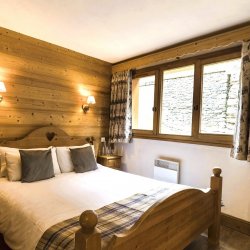 Double bedroom in Chalet Meru Meribel