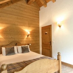 Double bedroom in Chalet Meru Meribel