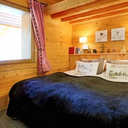 A Double bedroom in Chalet La Combe Meribel
