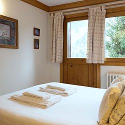The Double bedroom in Chalet Blanche Neige in Meribel Centre
