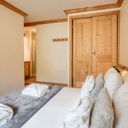 The Double bedroom in Catered Chalet Petit Sabot Val Thorens
