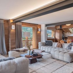 The Living and dining areas in Chalet Etoile des Neiges Meribel