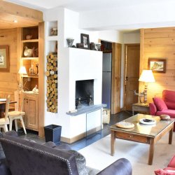 The living and dining area in Apartment Le Coeur de Meribel, Meribel Centre