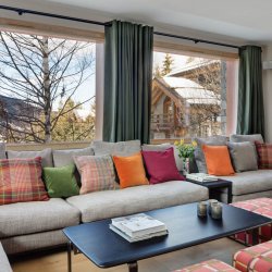 The living room in Chalet 