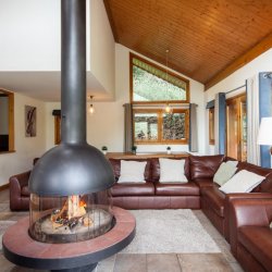 The Living and dining area in Chalet Virage in Meribel