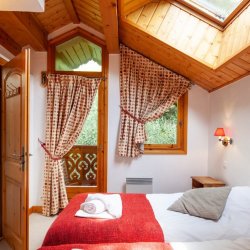 One of the comfortable Twin bedrooms in Chalet Virage Meribel