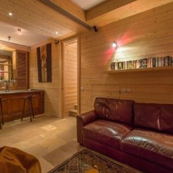 The TV room in Chalet Eric Meribel Centre