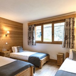 Triple  bedroom in Chalet Meru Meribel