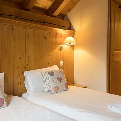 One of the twin bedrooms in Chalet Blanche Neige in Meribel Centre