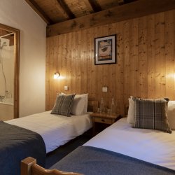 Twin room in Chalet Everest in Meribel