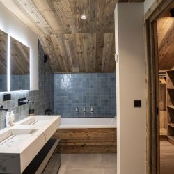 One of the bathrooms in Penthouse Chalet Apartment Le Cygne in Meribel Centre