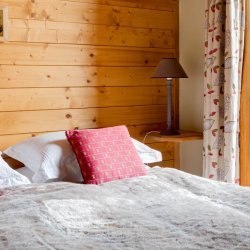 A bedroom in Chalet Le Yeti, Meribel