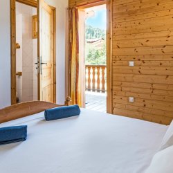 A Double bedroom in Chalet Topaz in La Tania