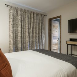 A Double bedroom in Chalet Panda Lodge Meribel