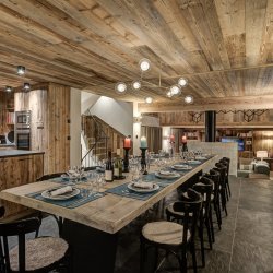 The dining area and Kitchen in Chalet Bergeronnette Meribel Nantgerel