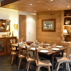 The dining area in Apartment Le Coeur de Meribel, Meribel Centre