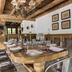 The beautiful Dining area in Chalet Amarena Meribel