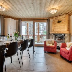The spacious Dining area in Chalet Petit Sabot in Val Thorens
