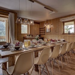 The Dinning room in Chalet La Chouette Meribel