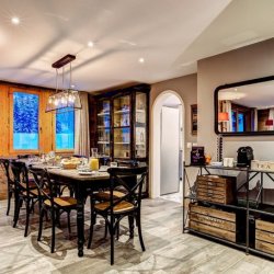 The dining area in Chalet Quatre Meules Meribel