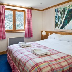 Double bedroom in Chalet Tourterelle Meribel Village