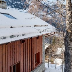 The outside of Chalet Le Yeti in Meribel