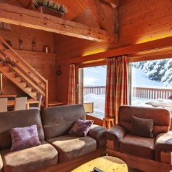 The Living and dining area in Chalet La Renarde, Meribel