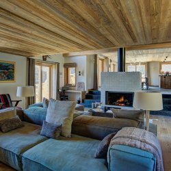 The spacious and luxurious Living room in Chalet Bergeronnette Meribel Nantgerel