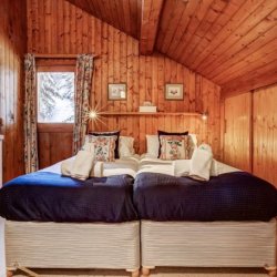 A bedroom in Chalet Cecilia Meribel