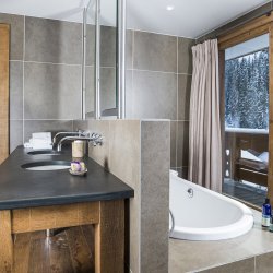 A Beautiful bathroom in Chalet Lapin Blanc Meribel