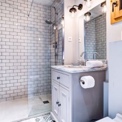 A shower room in Chalet Quatre Meules Meribel