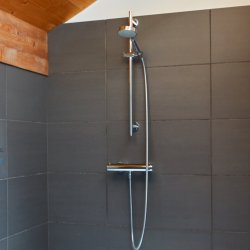 A shower room in Chalet Le Yeti, Meribel