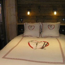 Double bedroom in apartment Arolaz 5 Meribel