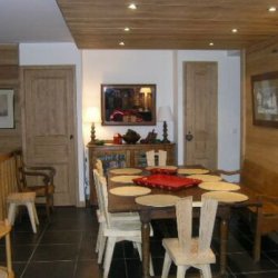 Comfortable dining area in apartment Le Coeur de Meribel