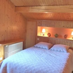 Double bedroom in Chalet La Renarde