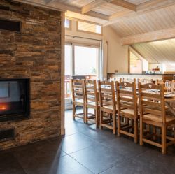 The dining area in Chalet Le Cedre Blanc Meribel