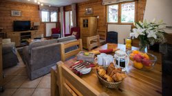 Self Catered Chalet Apartment Snowdrop